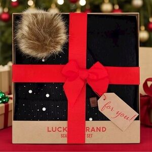 NEW LUCKY BRAND - WOMEN’S MATCHING HAT & SCARF GIFT SET!